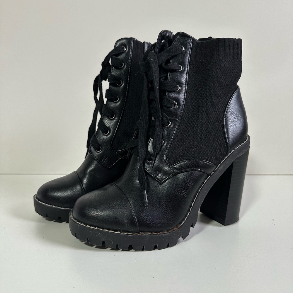 BCBGENERATION Womens Black Stretch Lace Pilas Cap Toe Block Heel Booties 6